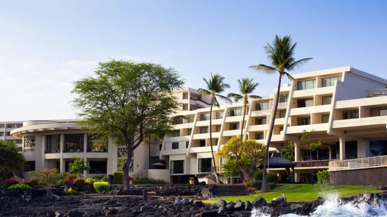 Exterior-SheratonKonaResortandSpa-Hawaii-CRHotel